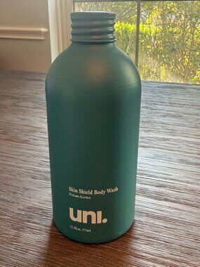 NEW - Uni - Body Shield Body Wash w/Travel Bag